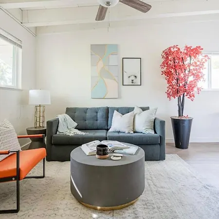 The Modern I Sleep 5 I Close To Downtown I Roku Tv